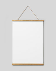 Poster hanger oak 20 in, magnet fastener